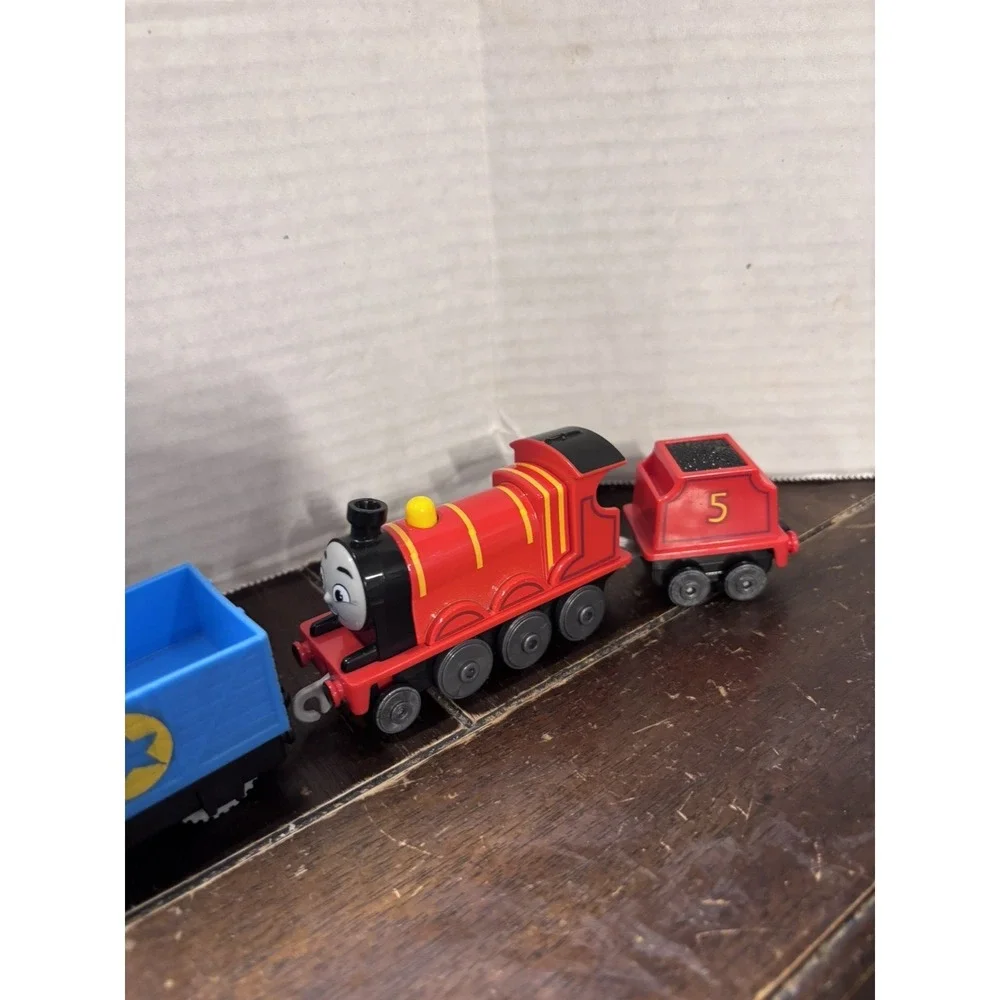 Thomas & Friends TrackMaster‎ Thomas Engines Go Motorized James Push along 2021